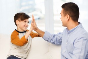 تشویق و تنبه کودک راهی برای جلوگیری از ناده گرفته شدن