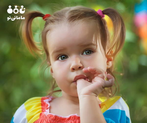 عوارض مکیدن انگشت دست در کودکان