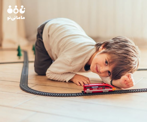 فواید تنهایی بازی کردن کودک