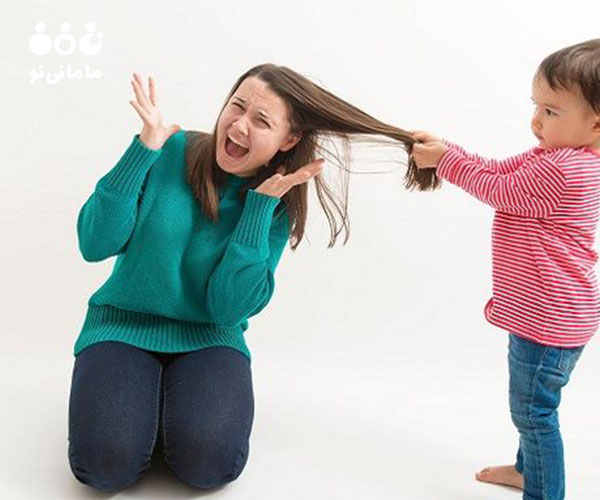 9. در برخورد با دست بزن کودک برای او توضیح دهید که نباید به دیگران آسیب بزند