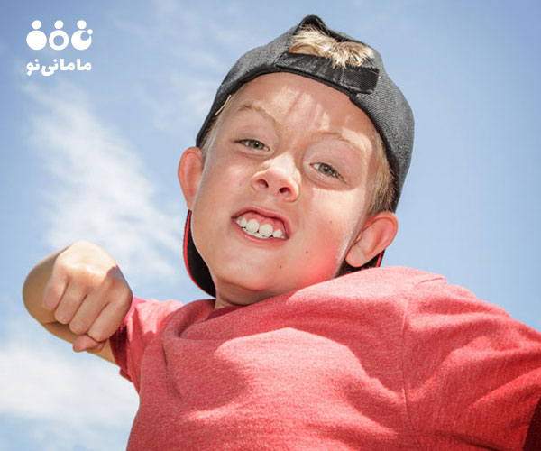 آیا دست بزن داشتن کودک طبیعی است؟