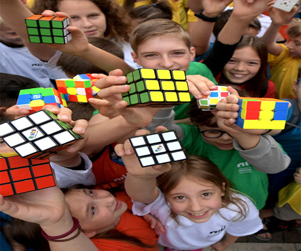 مکعب روبیک برای چه سنی مناسب است