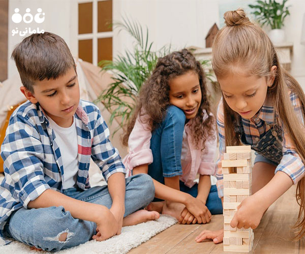 بازی گروهی کودکانه ساخت برج